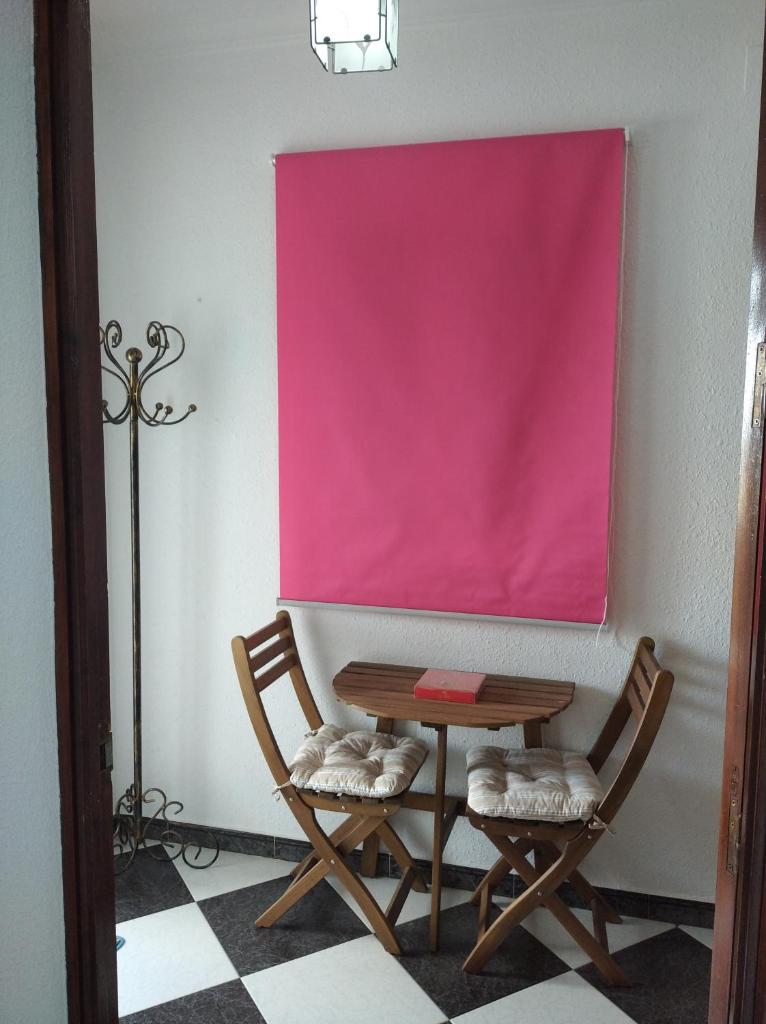 Casa iluminada en pueblo tranquilo photo 3