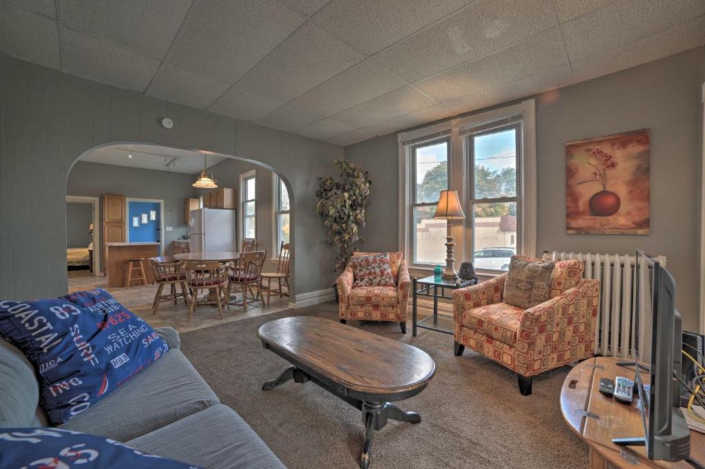 Manistee House with Deck, Fire Pit and Sunroom! photo 4
