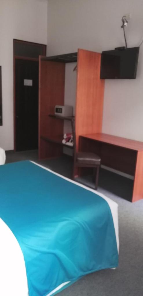 Colonial Plaza Hotel photo 1