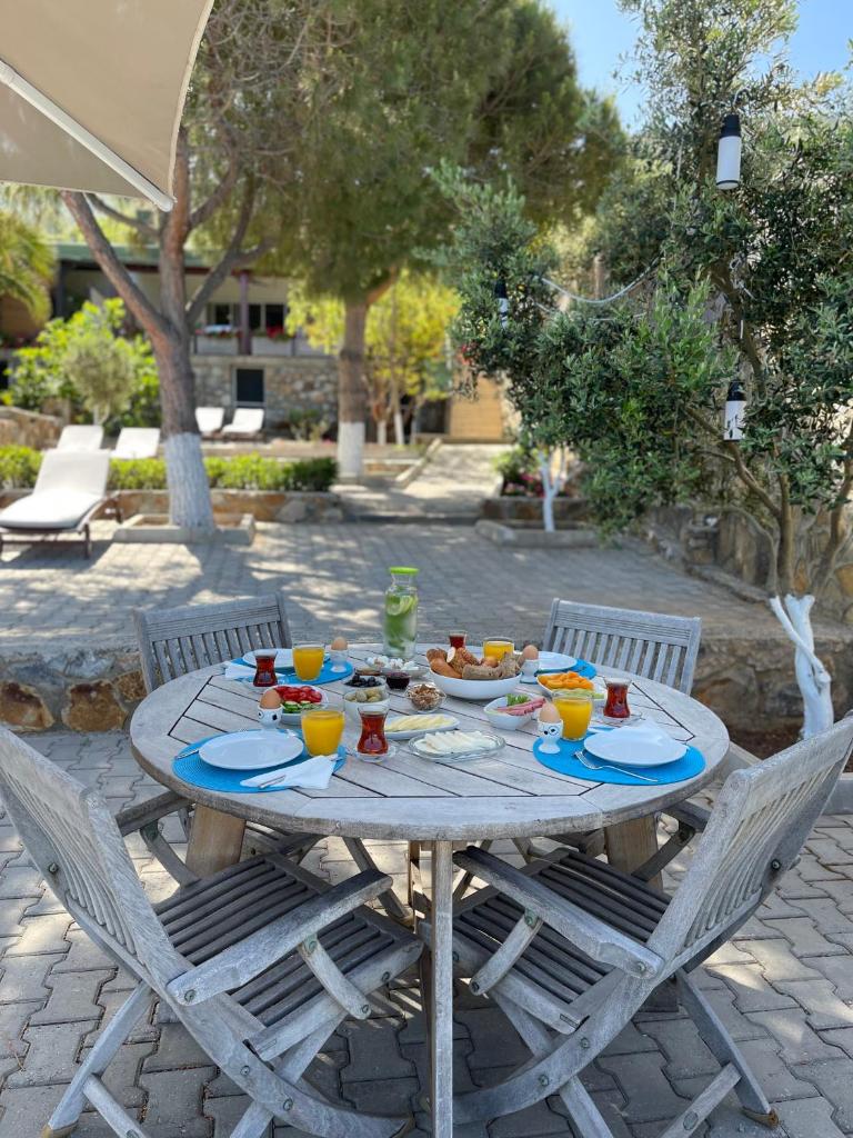 Beach House With Direct Access to Private Beach Near Bodrum photo 1