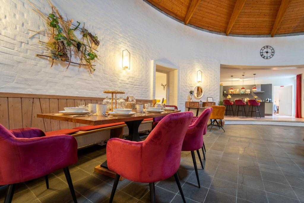 dreamcation - Ehemalige Kirche & Souterrain Wohnung, 3D-Tour, Terrasse, BBQ, Kamin photo 2