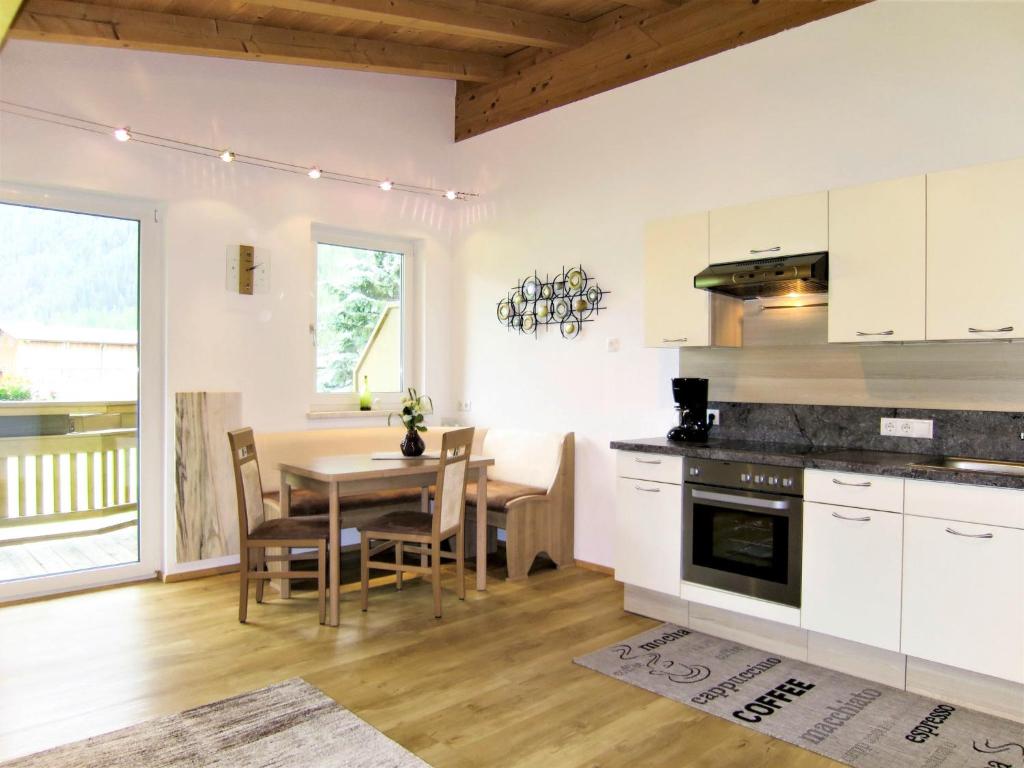 Apartment Lili - LFD120 by Interhome photo 2