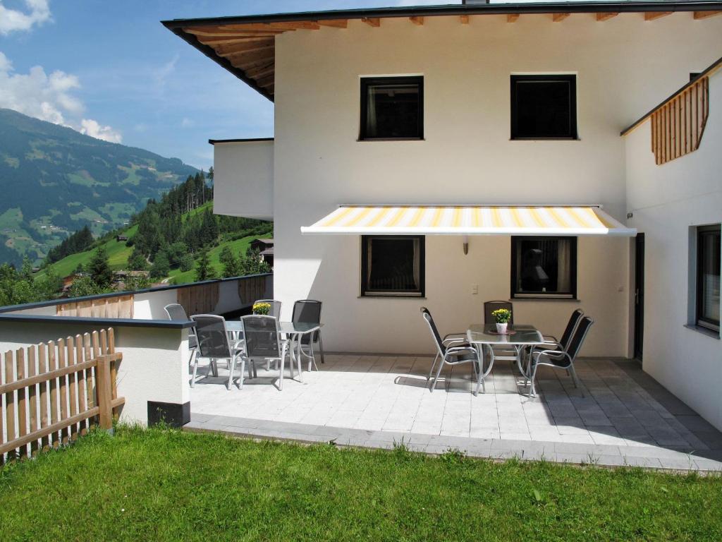 Apartment Edelweiss - MHO527 by Interhome photo 1