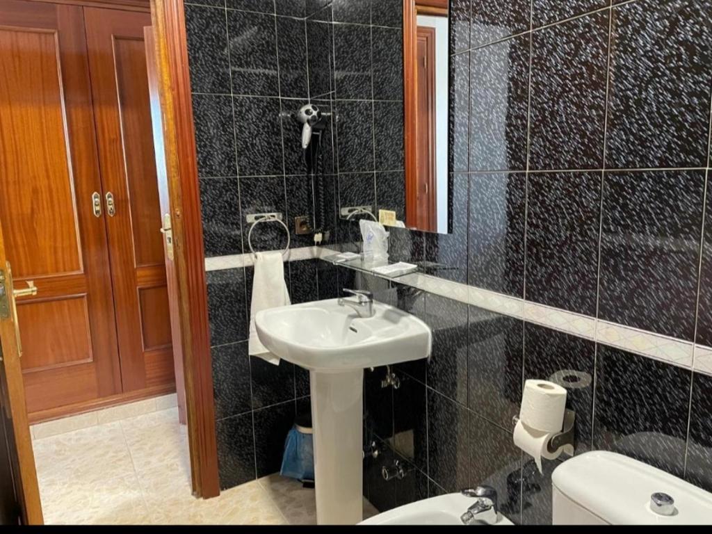 Hostal Torresmancha photo 1