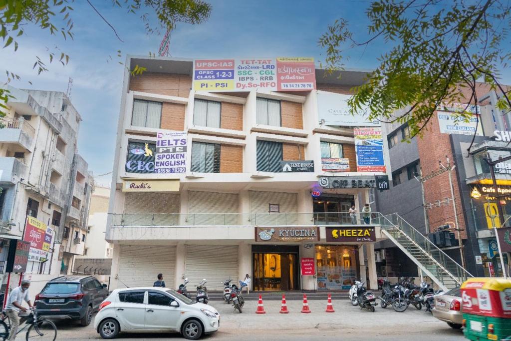 Hotel Lee Grand photo 2