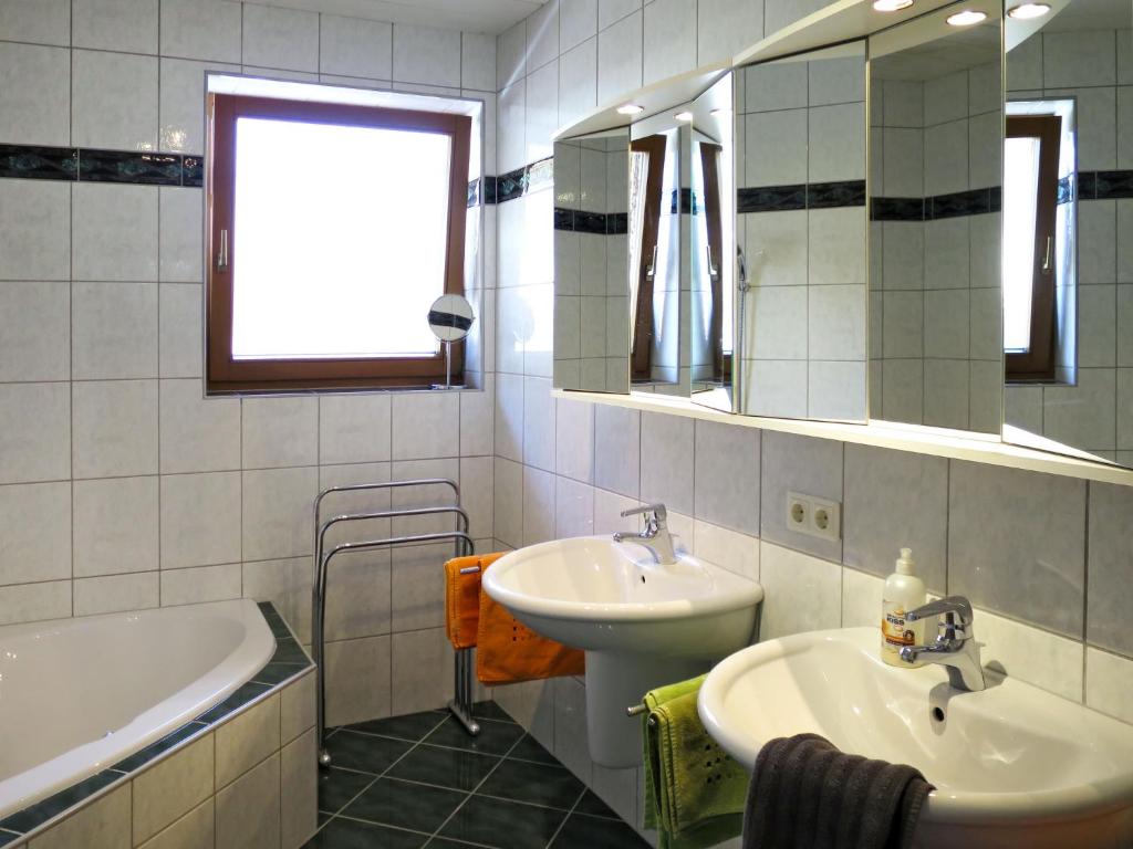 Apartment Neurauter - FGZ155 by Interhome photo 3