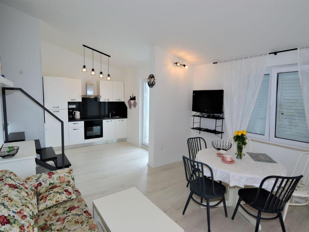 Apartment Mirela-2 by Interhome photo 2
