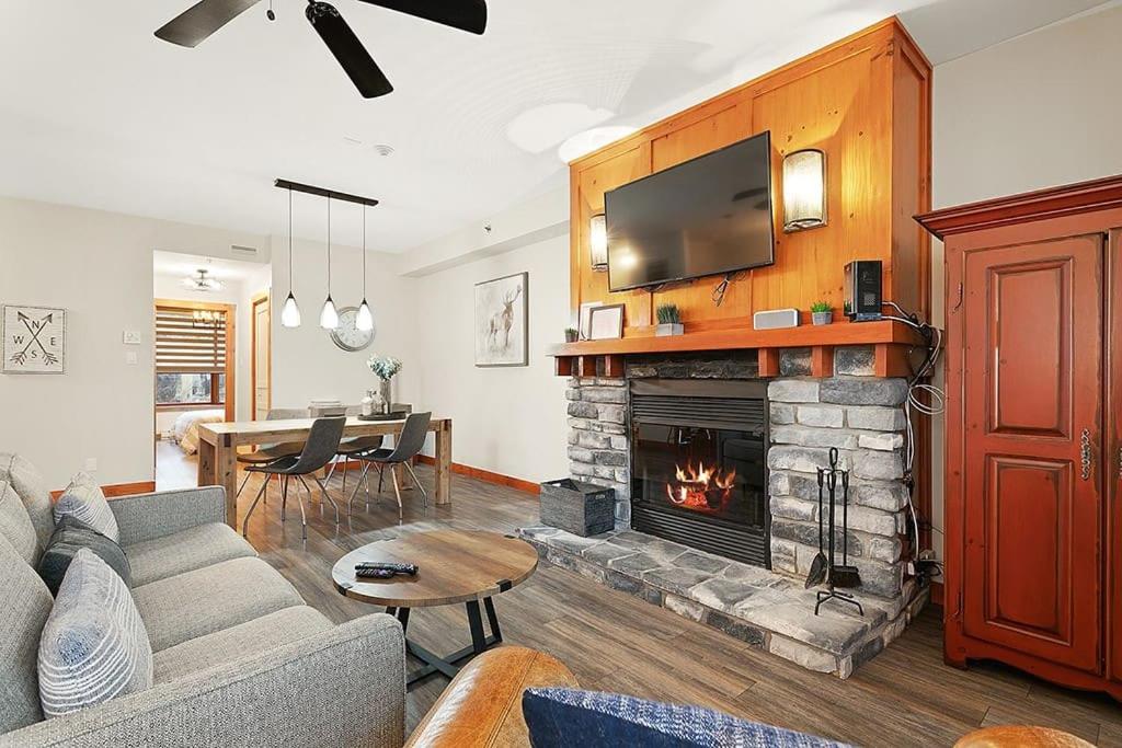 Les Eaux 225-1 by Escapades Tremblant photo 2