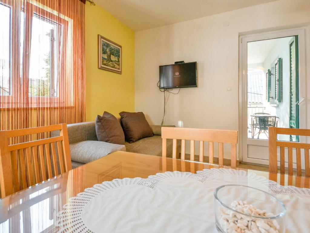 Apartment Angelina-1 by Interhome photo 3