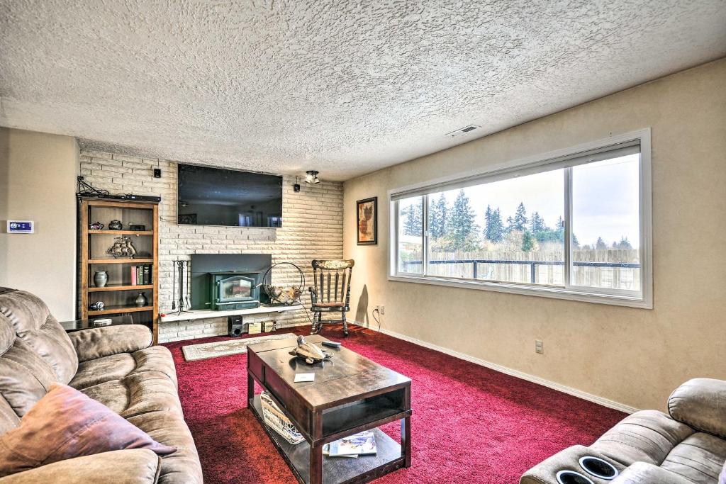 Vancouver Home with Hot Tub Less Than 15 Mi to Portland! photo 1
