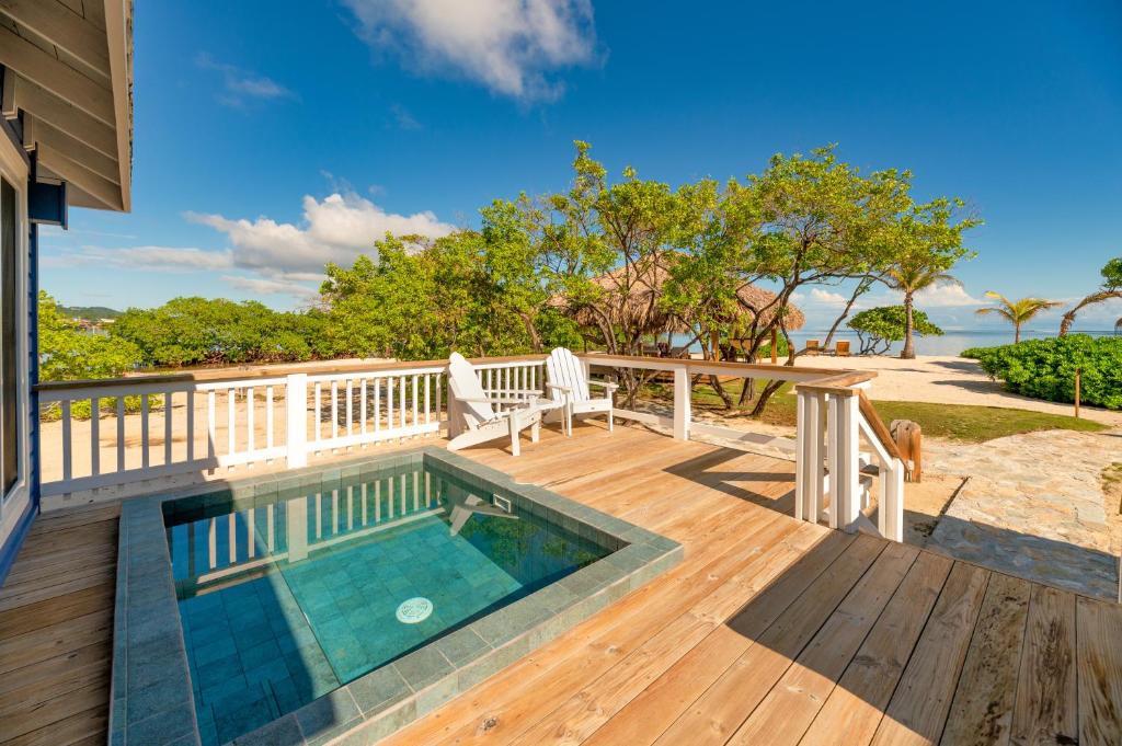 Barefoot Cay Resort photo 2