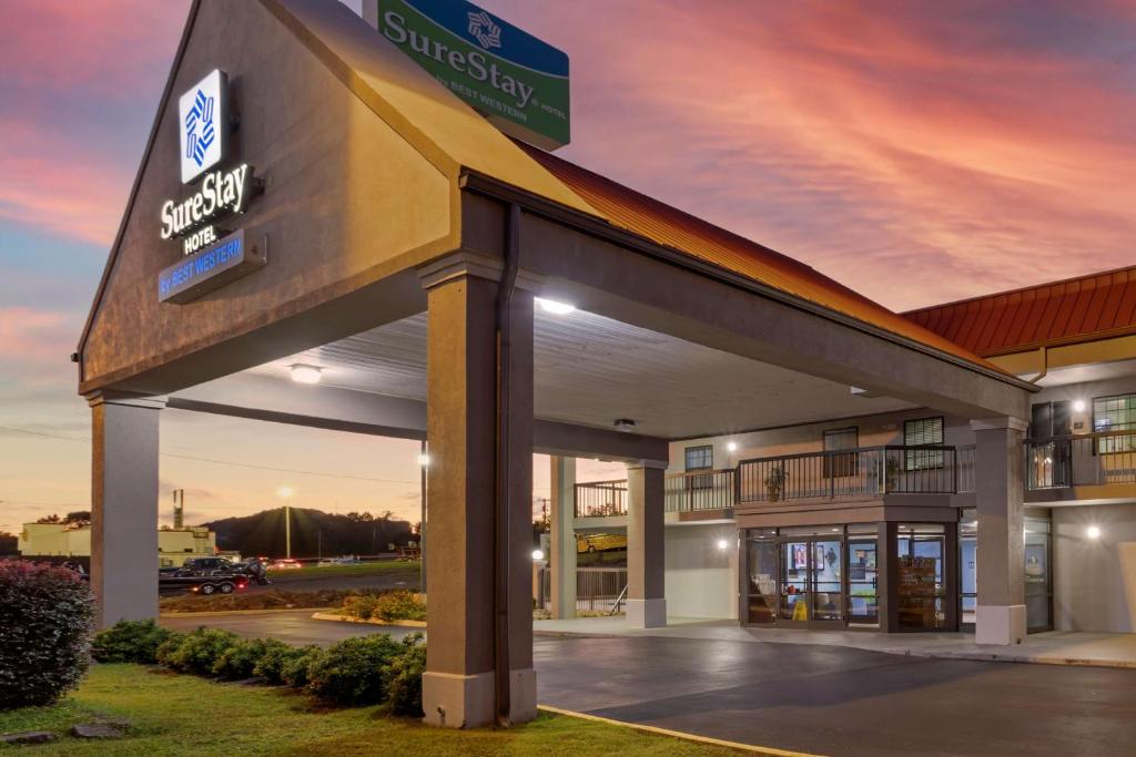 SureStay Hotel by Best Western Lenoir City image