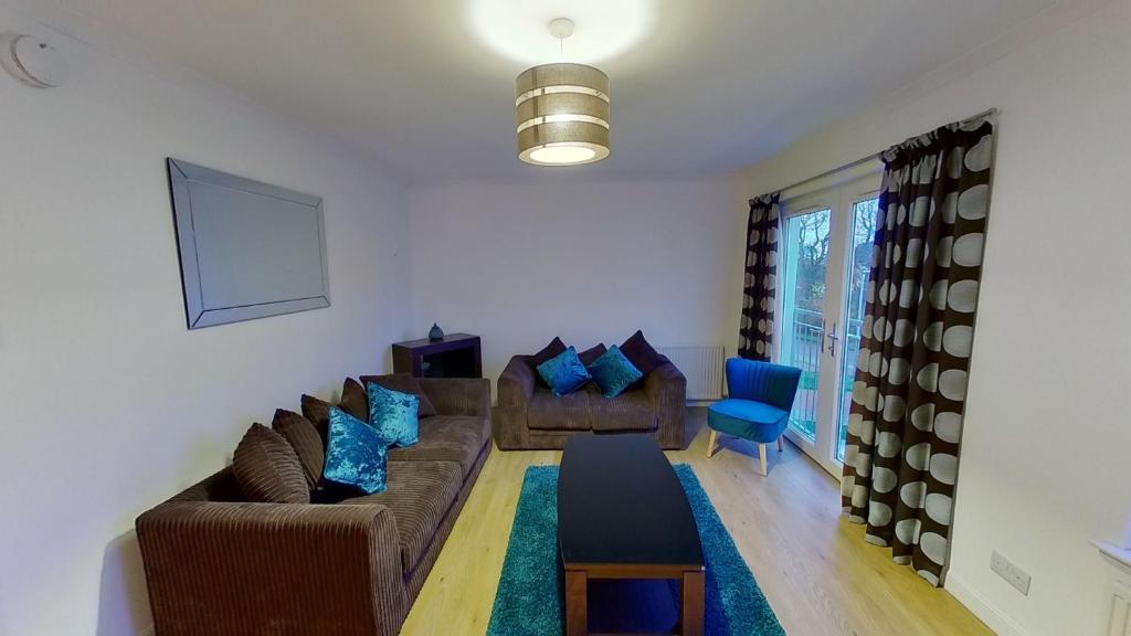 Orange Town House - Shaw Road, Only 6 Minutes to City Centre photo 2