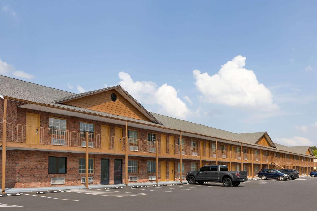 Super 8 by Wyndham Whites Creek/ Nashville NW Area image