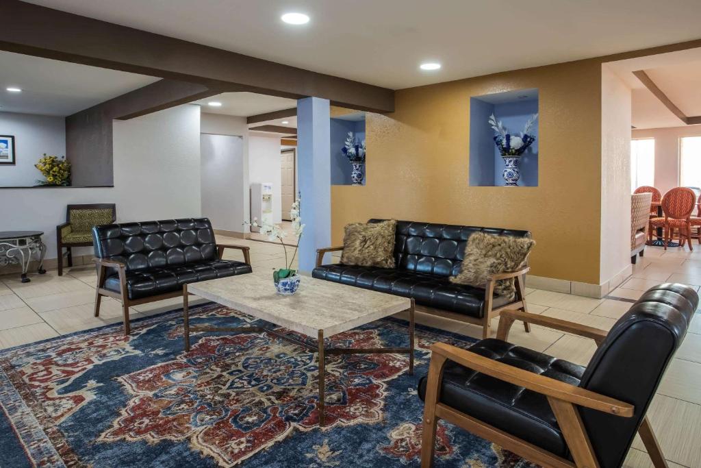 Travelodge by Wyndham Fort Wayne North photo 4