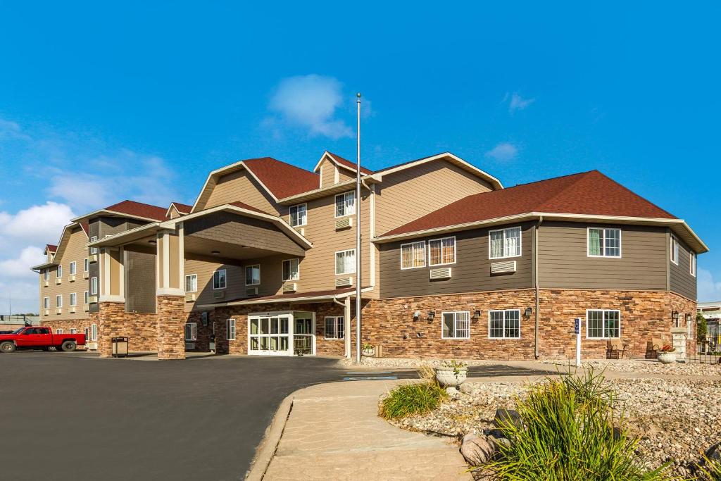 Red Roof Inn & Suites Omaha - Council Bluffs photo 2
