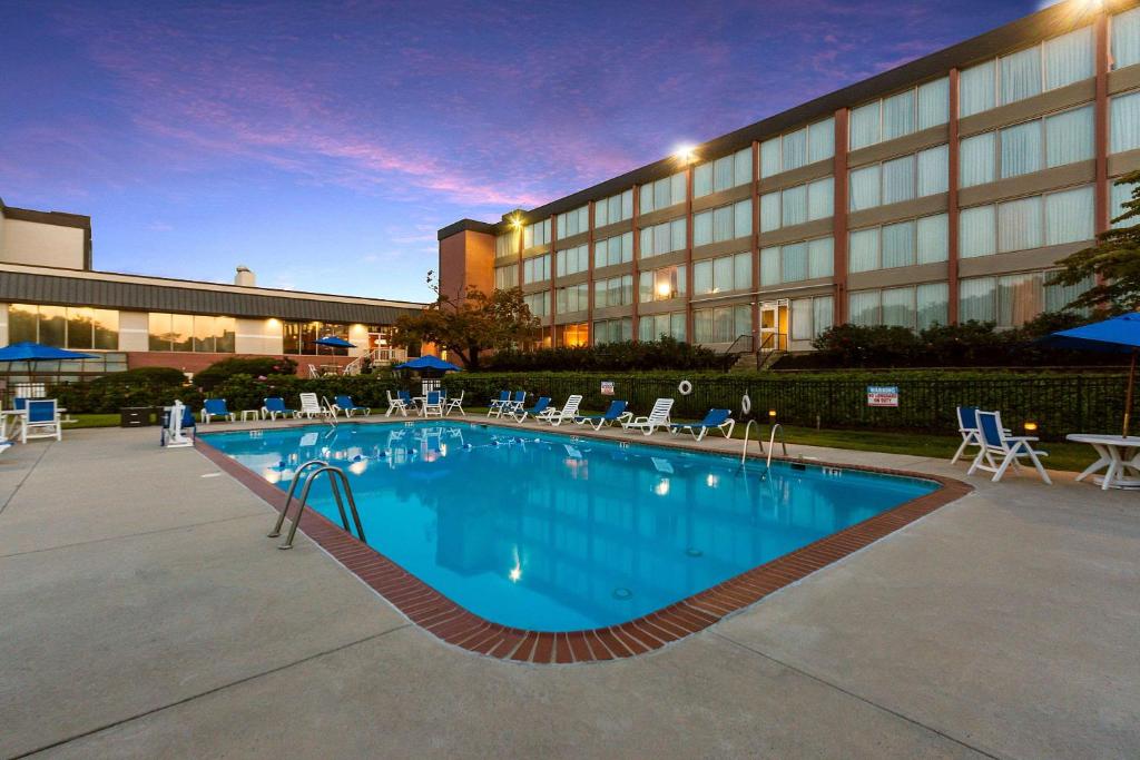 Exton Hotel & Conference Center image