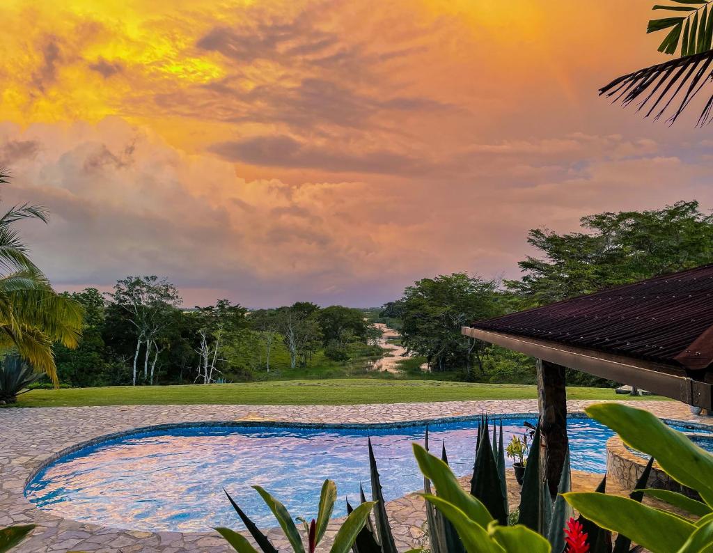 Private Tropical Paradise - Gatuncrocs
