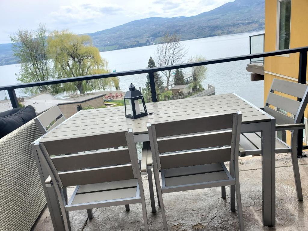 Wine Country Luxury Waterfront Condo photo 2