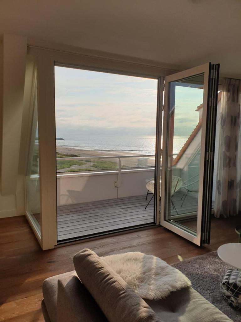 Penthouse Windkracht 10 aan het strand van Cadzand photo 4