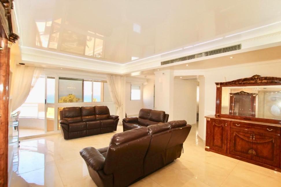 Royal Beach Front Apartments photo 3
