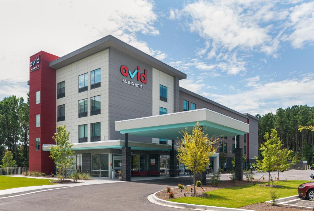 avid hotel Summerville, an IHG Hotel image