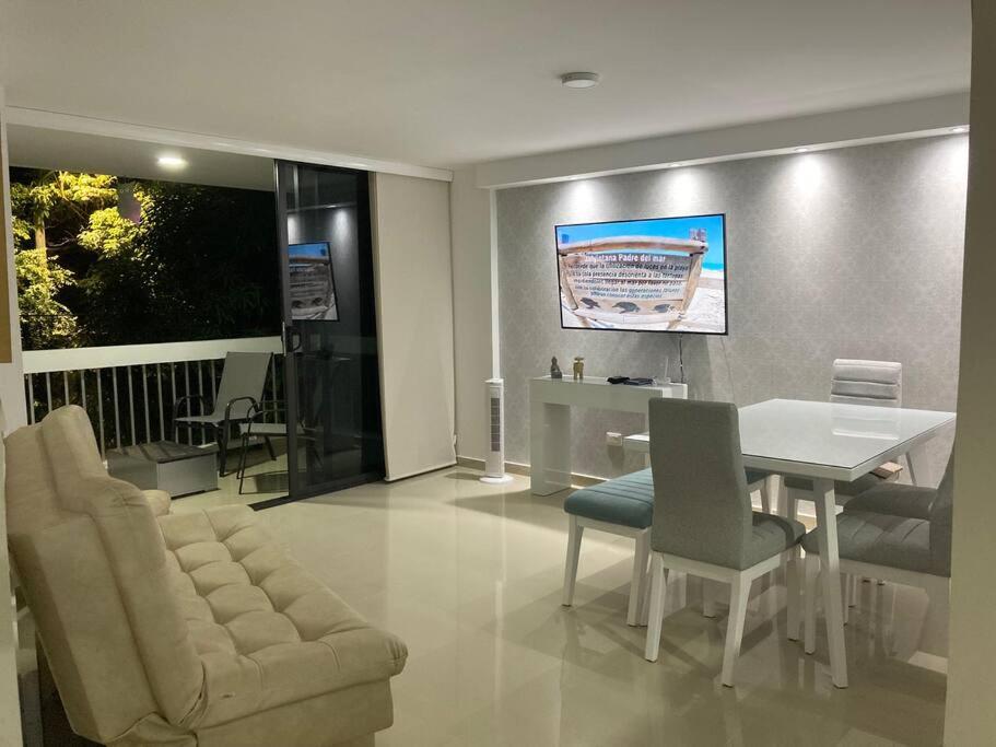 Hermoso Apartamento en el Rodadero, a tan sólo una cuadra de la playa! photo 2