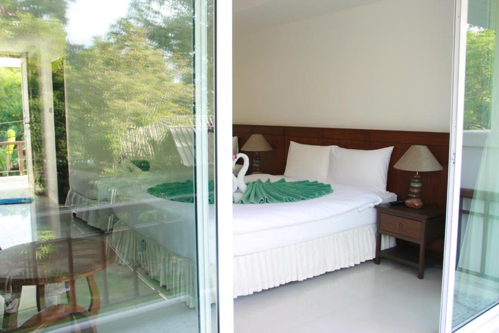 Двухместный (Улучшенный двухместный номер с 1 кроватью), Kirati Beach Resort