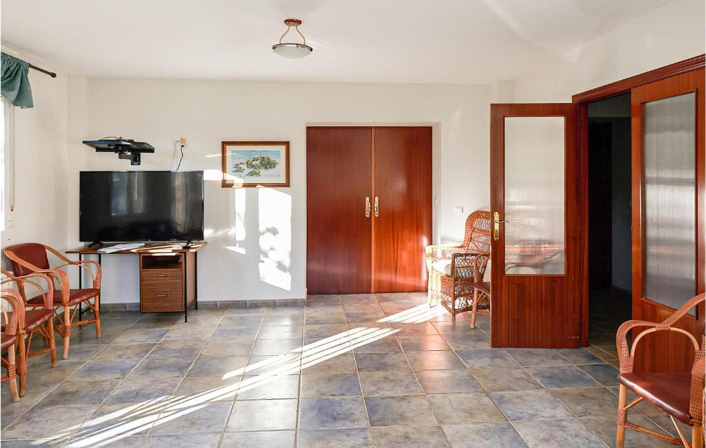 Amazing Home In Quintana Del Castillo With Wifi And 8 Bedrooms photo 4