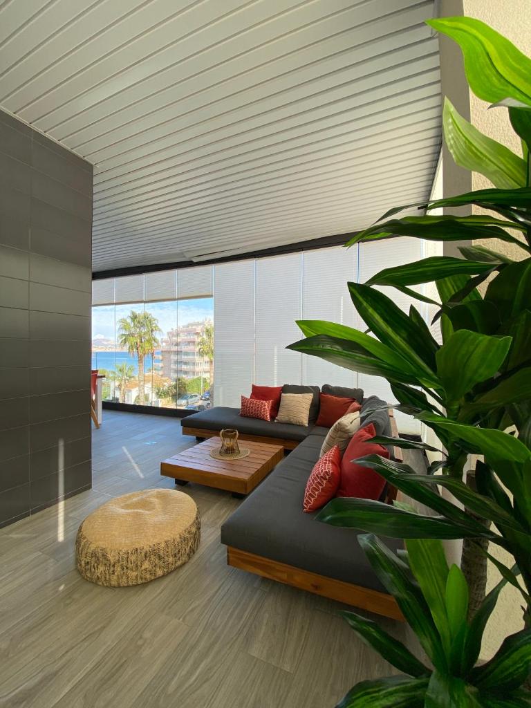 Calpe Beach II - sea & pool view apartment photo 1