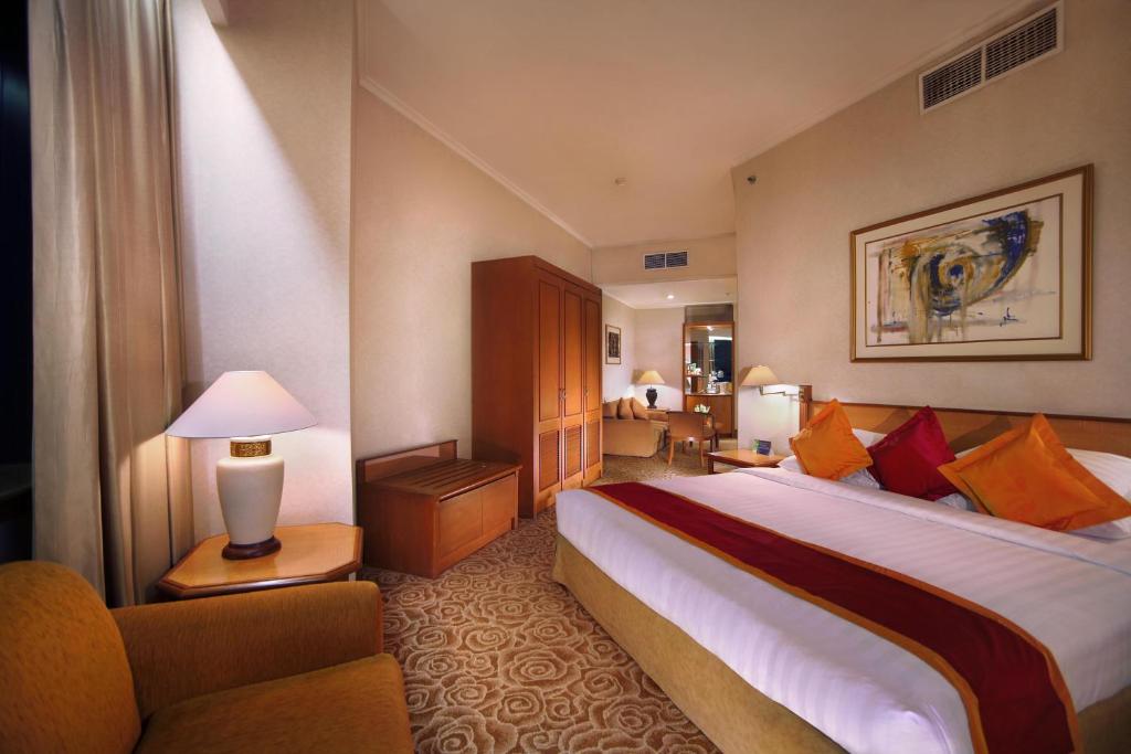Сьюит (Полулюкс), Menara Peninsula Hotel