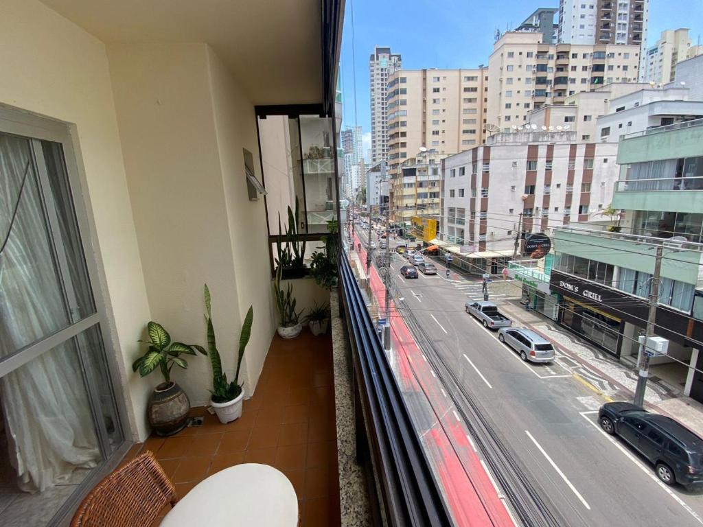 Apartamento Av. Brasil a 50m do mar