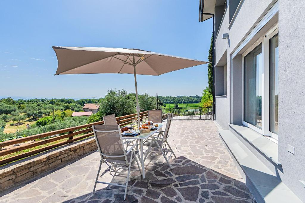 Castelletto Apartments with Pool and Jacuzzi tub by Wonderful Italy photo 4