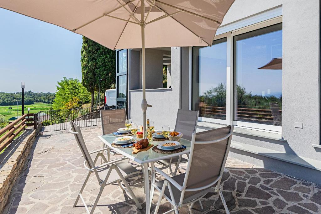 Castelletto Apartments with Pool and Jacuzzi tub by Wonderful Italy photo 2