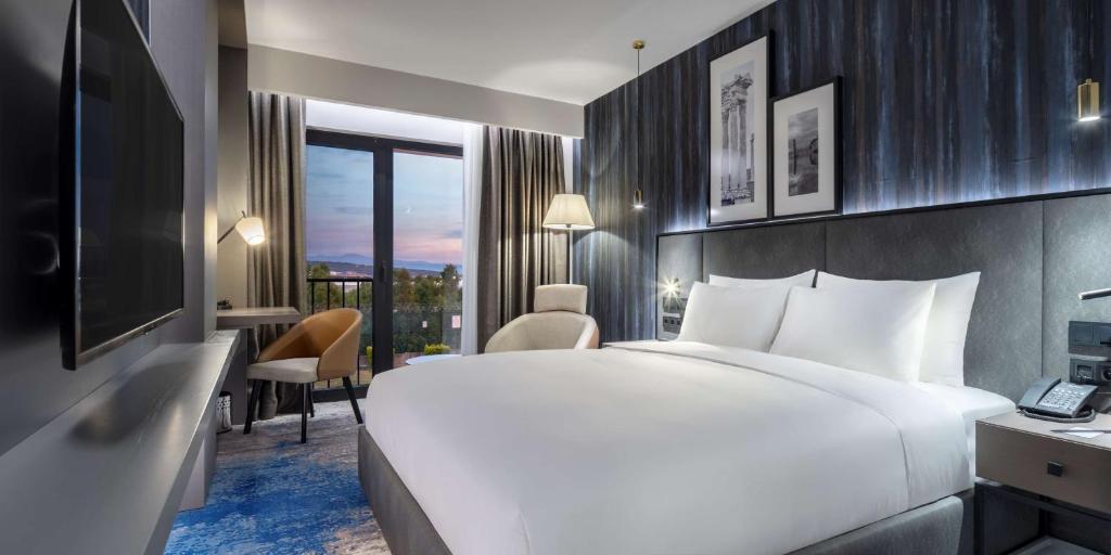 Radisson Hotel Izmir Aliaga Room Type - Standard Room, Balcony