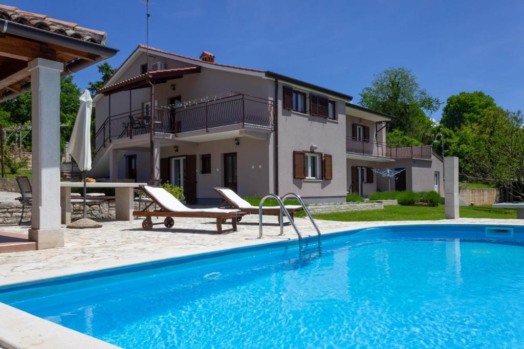 Beautiful villa Morena with private swimming pool near Poreč photo 3