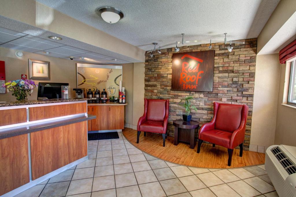 Red Roof Inn Pensacola - I-10 at Davis Highway photo 4