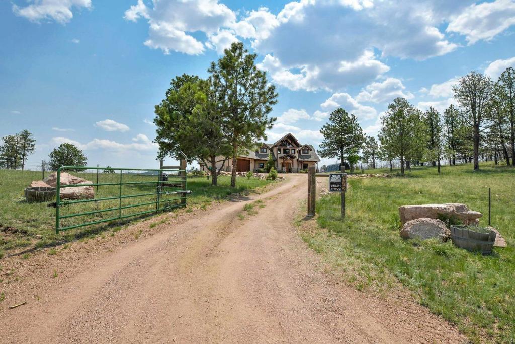 Idyllic Florissant Cabin with Patio and Hot Tub! photo 3