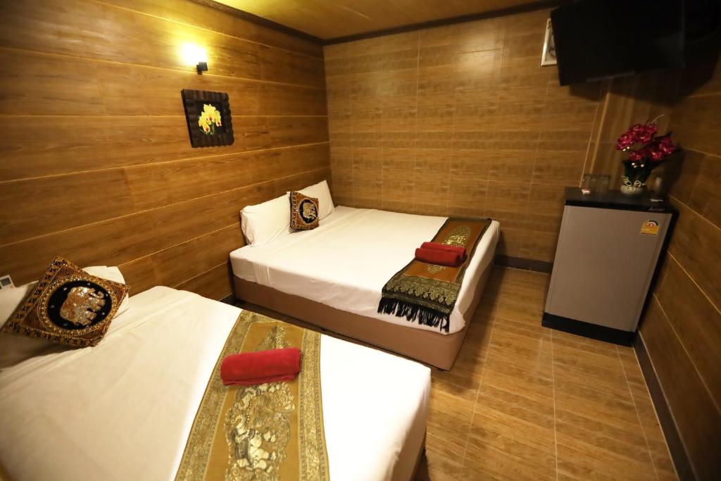 Трехместный (Стандартный трехместный номер (без окна)), Хостел Thai Cozy House
