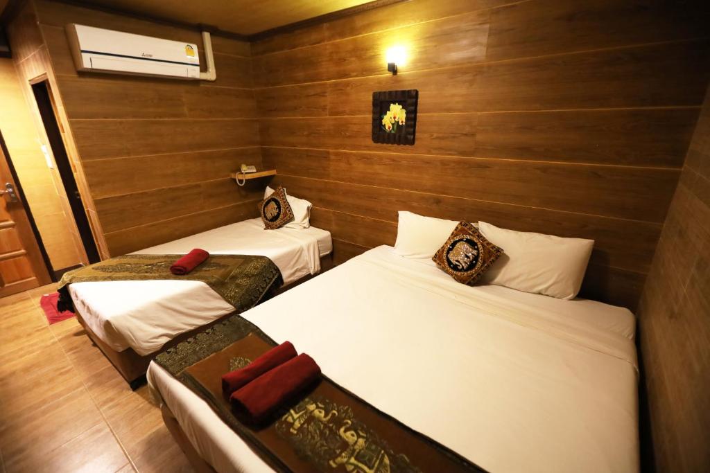 Трехместный (Стандартный трехместный номер (без окна)), Хостел Thai Cozy House