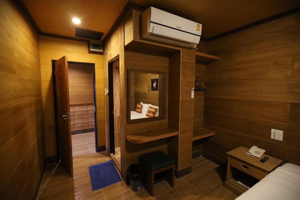 Двухместный (Улучшенный двухместный номер с 1 кроватью), Хостел Thai Cozy House