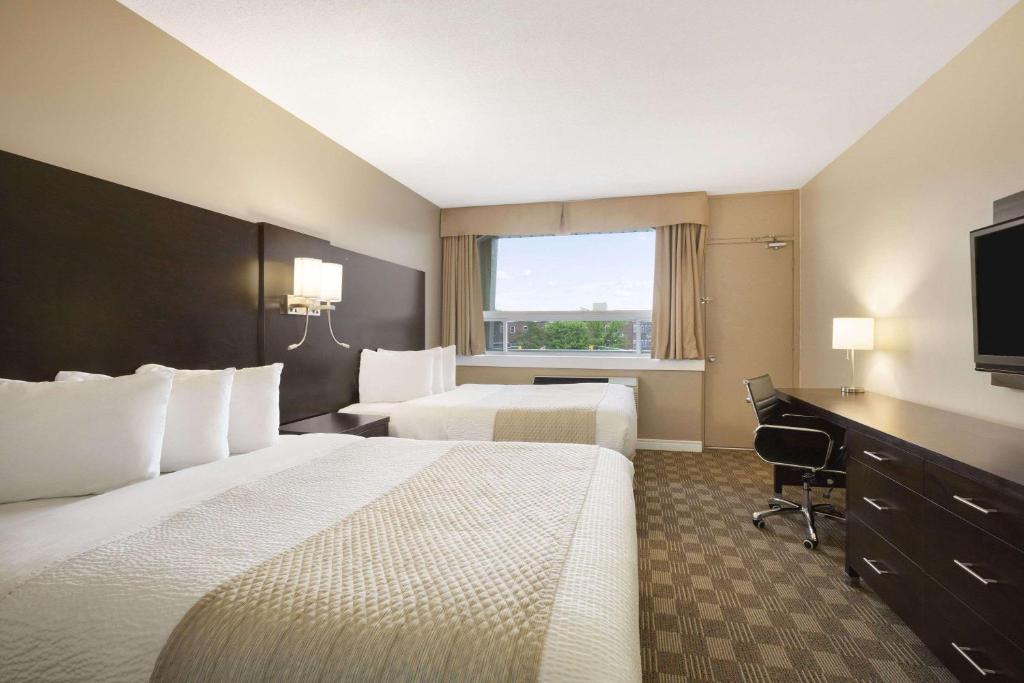 Days Inn & Suites by Wyndham North Bay Downtown photo 1