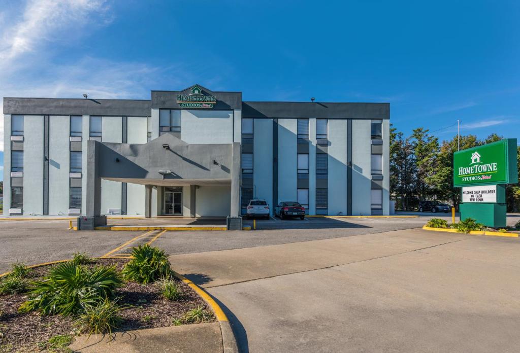 HomeTowne Studios by Red Roof Newport News - Hampton West photo 3