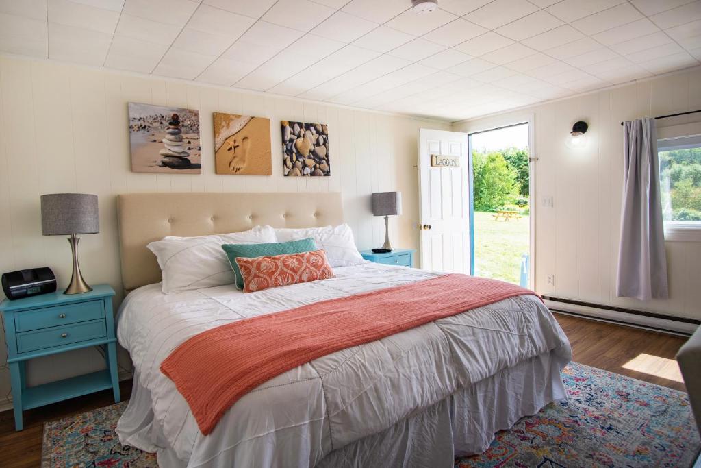 Friars Bay Inn & Cottages photo 1