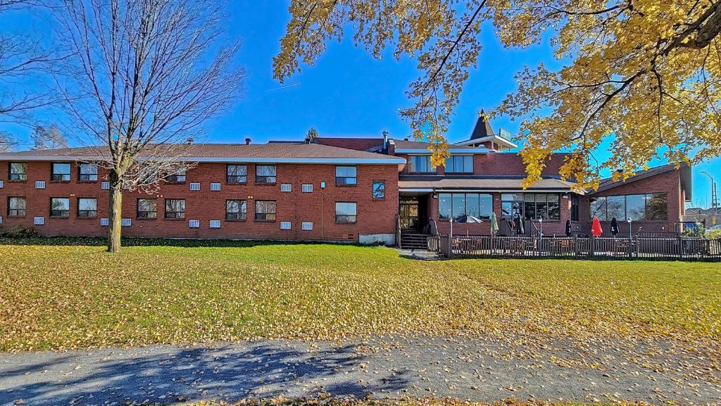 Quality Inn Arnprior photo 1