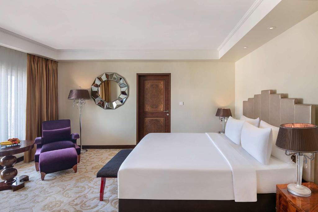 Radisson Blu Hotel Ahmedabad photo 2