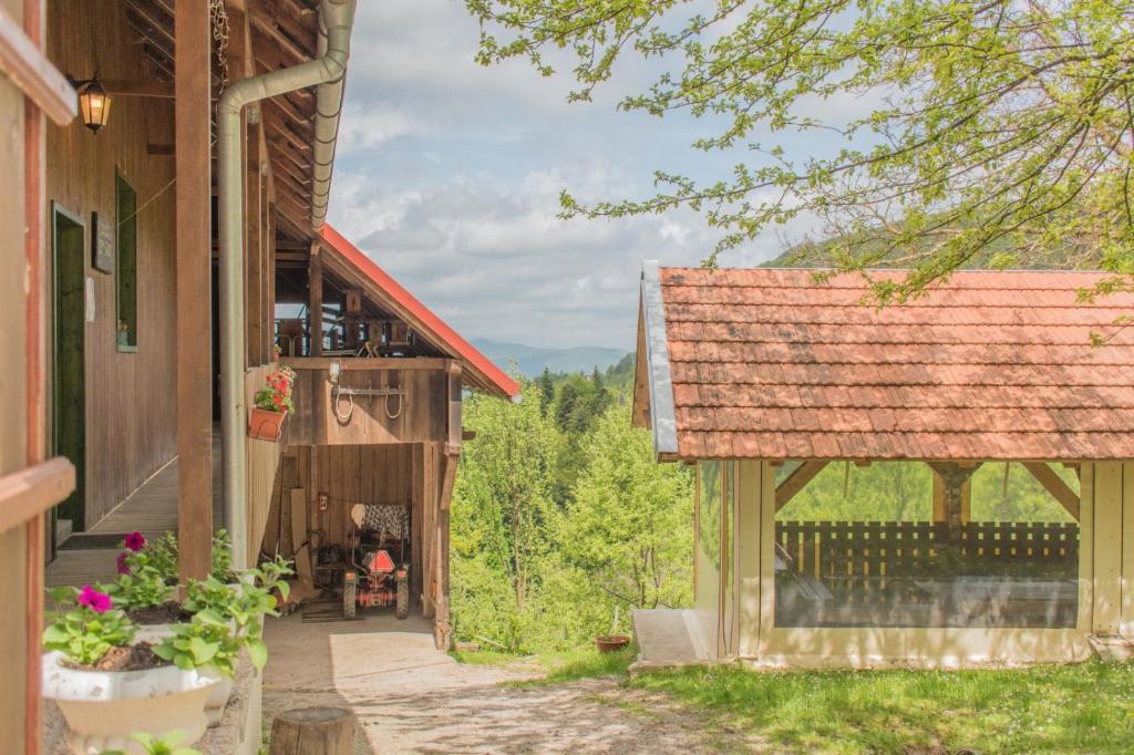 Planinarski dom Skrad