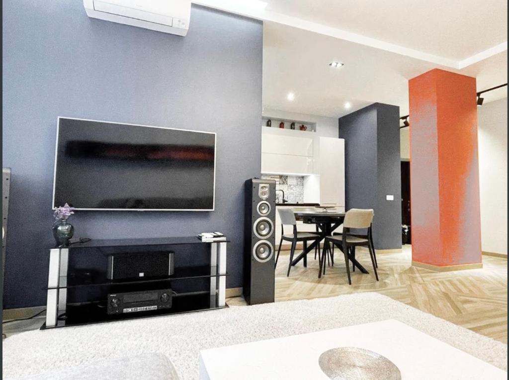 Most City area 2-bedroom Lux, Ekaterinoslav square photo 3
