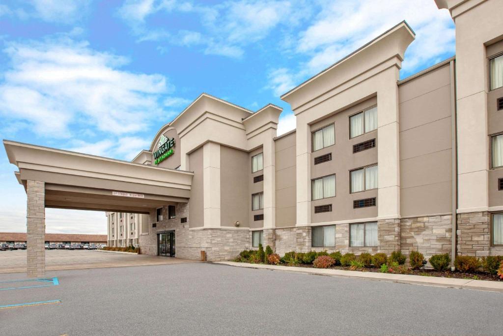 Wingate by Wyndham Detroit Metro Airport photo 3