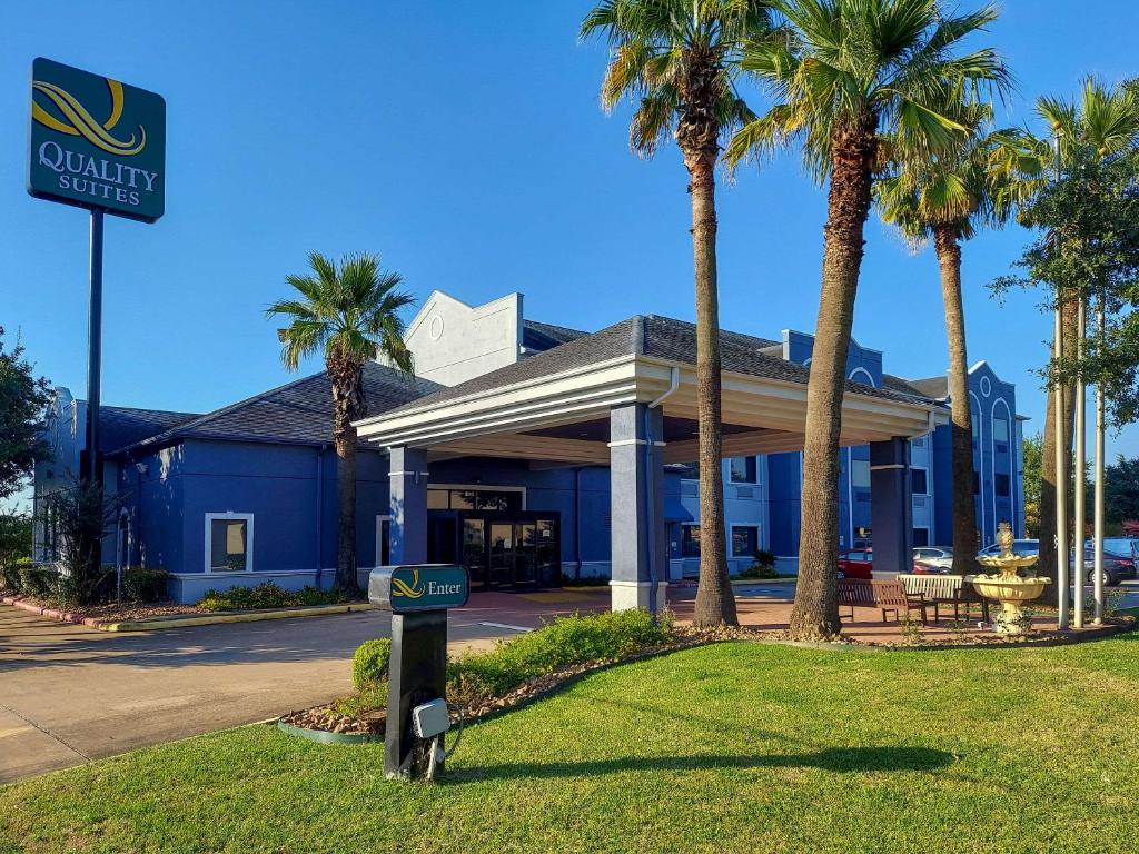 Quality Suites Houston NW Cy-Fair image